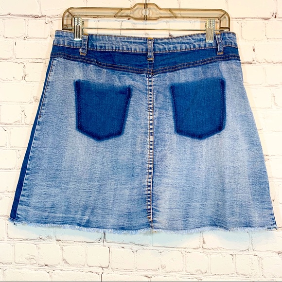 Joe’s Jeans denim skirt two toned buttons - Picture 4 of 5